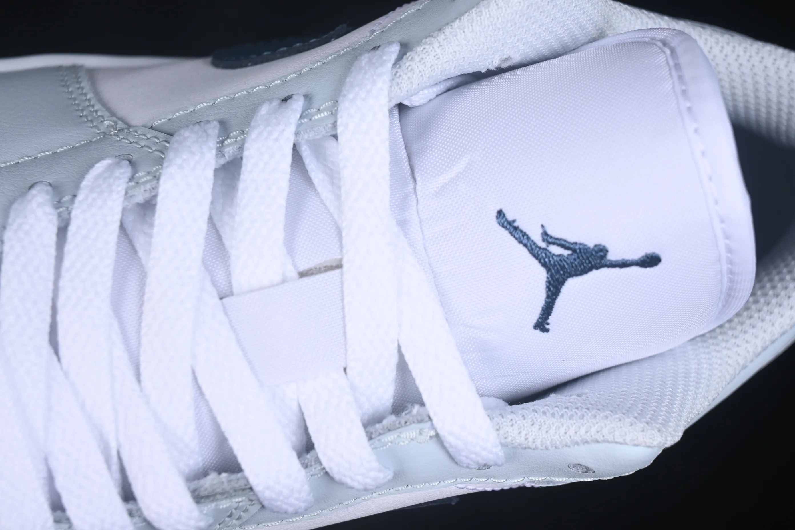 All categories Air Jordan Jordan series basketball shoes Air Jordan 1 Low G version pure original Air Jordan 1 Low AJ1 Joe 1 white gray blue hook low-top retro culture basketball shoes 553558-400